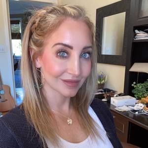 Meet your Posher, Angela armistead